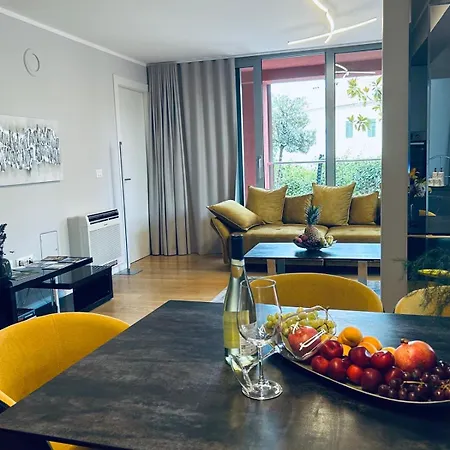 Διαμέρισμα Adria Ambasador *